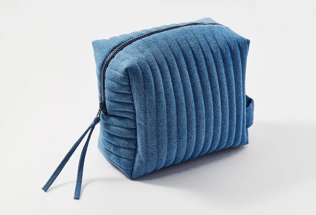 Queen's makeup bag