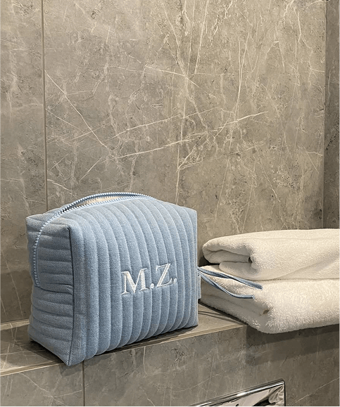 Queen's makeup bag