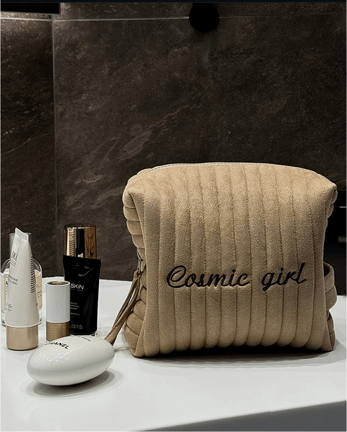 Queen's makeup bag