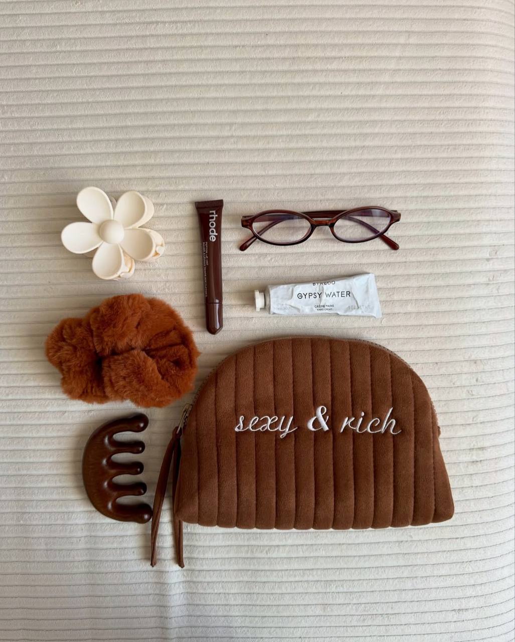 Shell makeup bag
